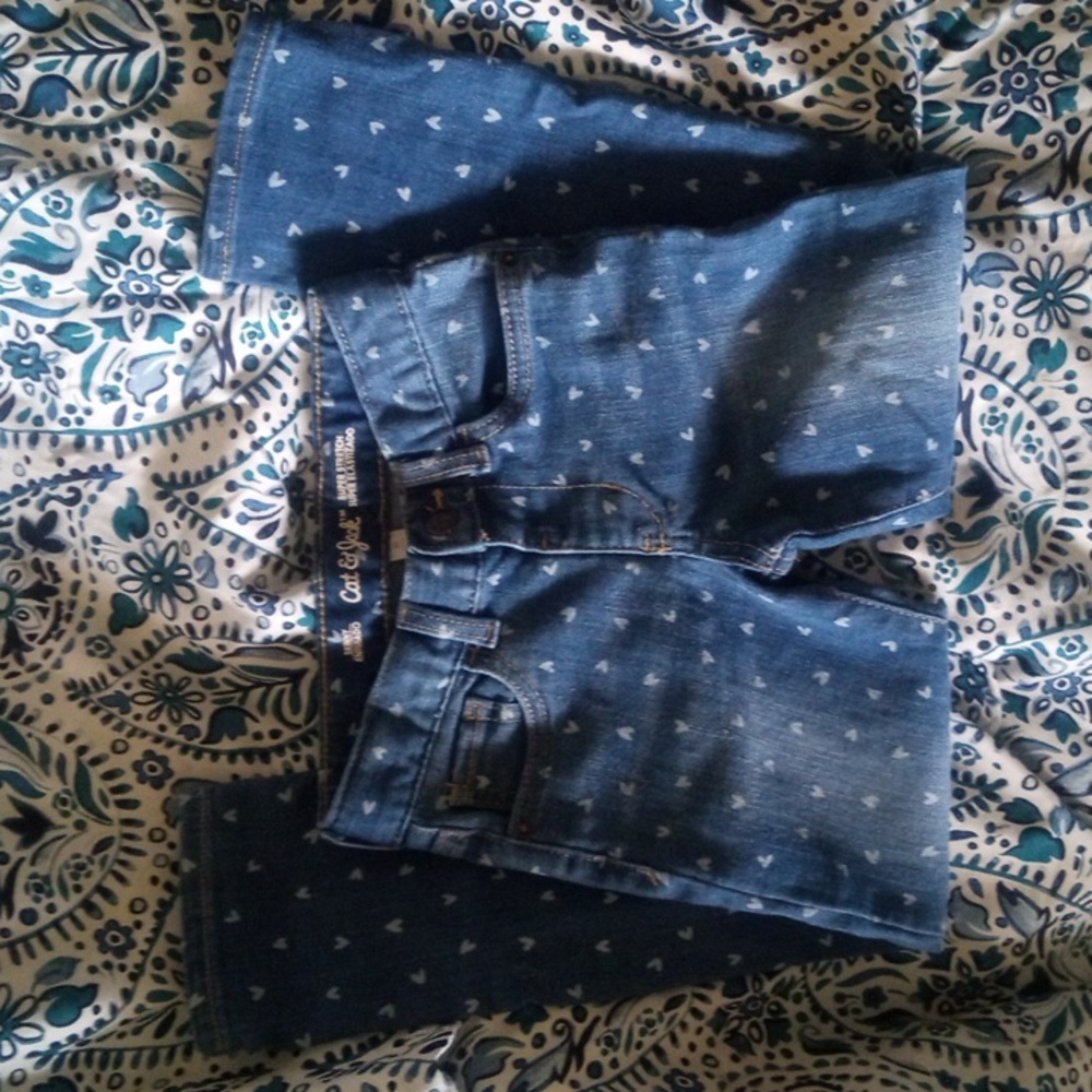 Cat and Jack super stretch  size 5T blue jeans with hearts